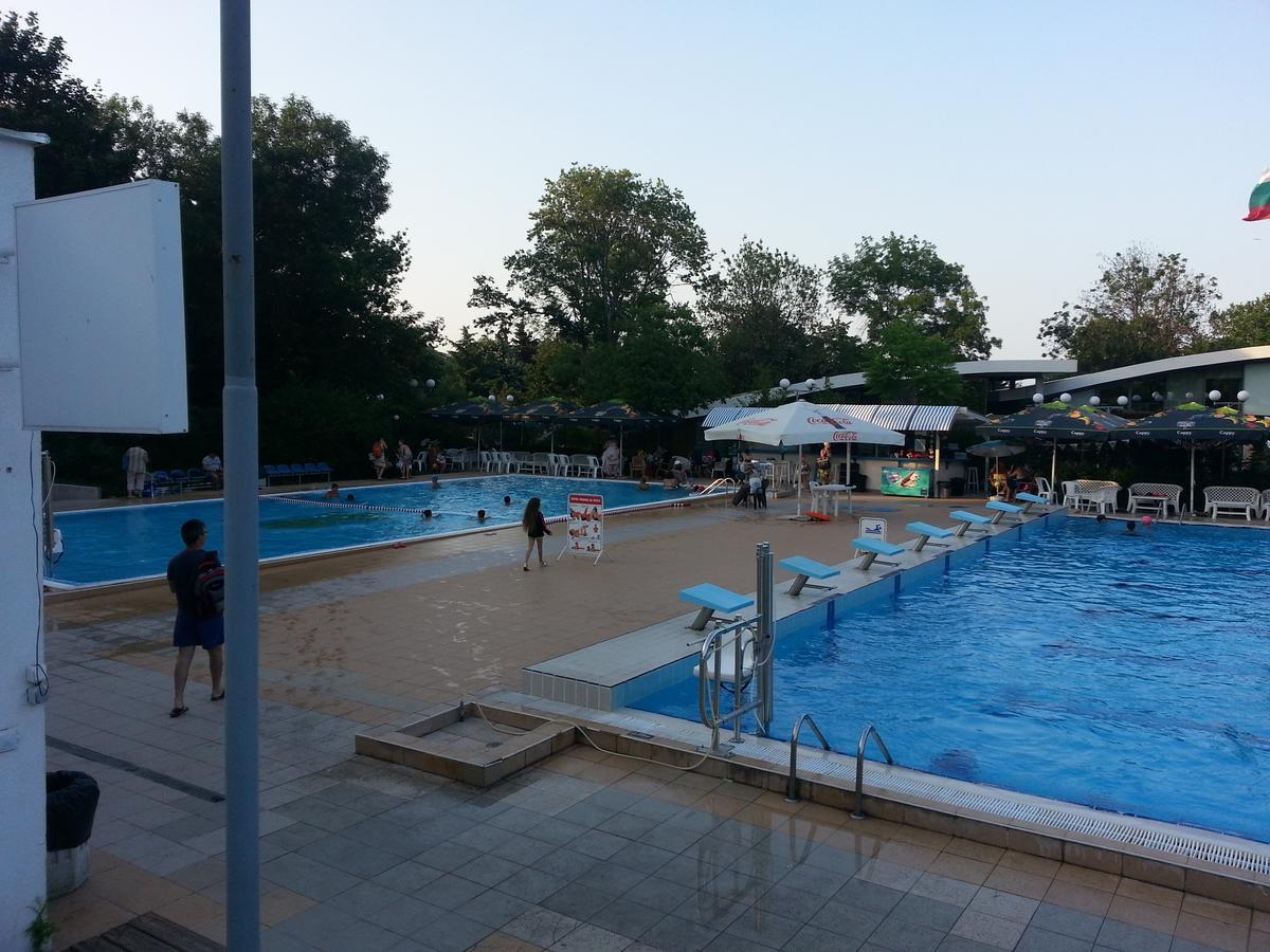 Flora Beach Apartaments Burgas Exterior photo