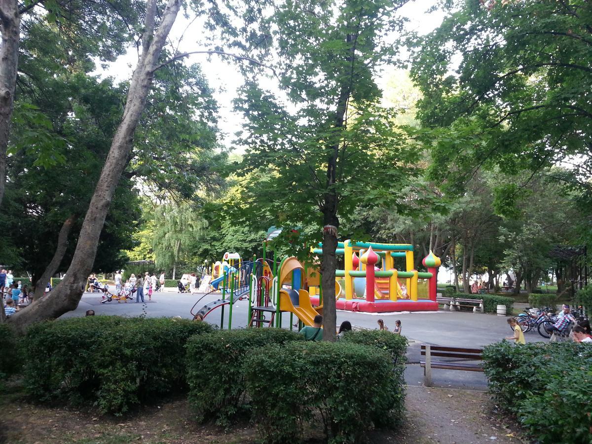 Flora Beach Apartaments Burgas Exterior photo